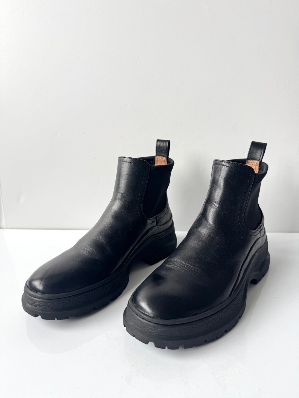 Madewell The Dani Chelsea Lugsole Ankle Boots in Black Leather Size 6.5